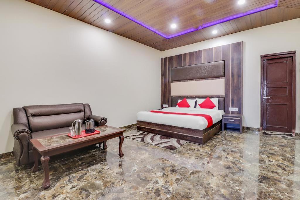 Hotel Himdhara, Далхаузі Екстер'єр фото