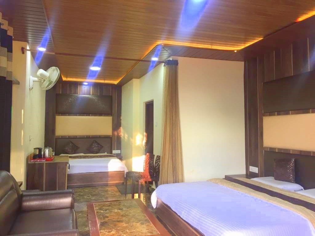 Hotel Himdhara, Далхаузі Екстер'єр фото